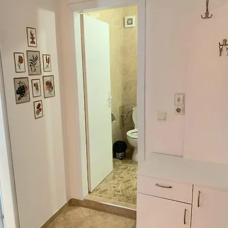 Lovely 1 Bedroom By The Centre Apartment Burgas City